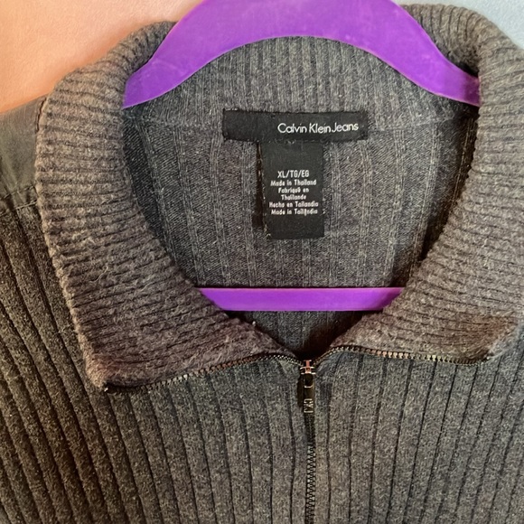 Calvin Klein sweater - Picture 5 of 7